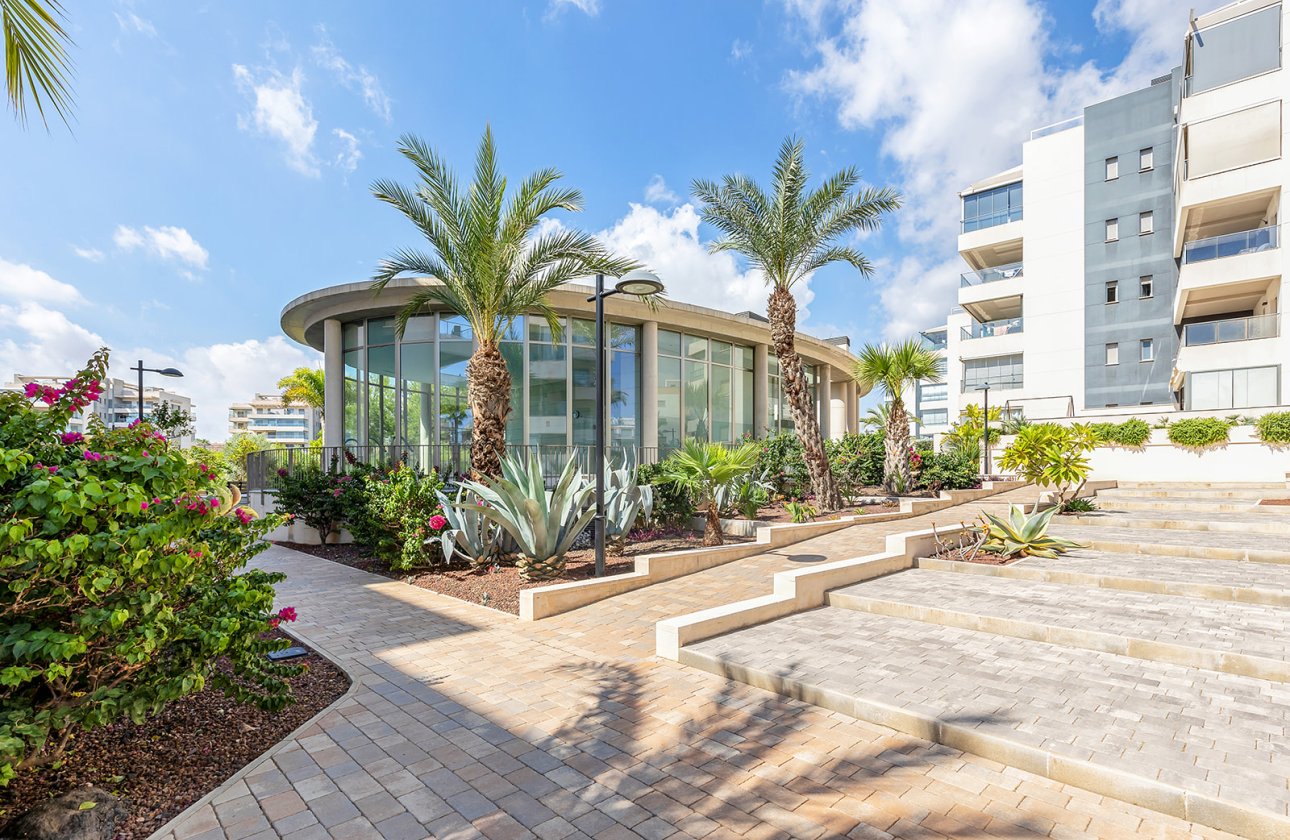 Resale - Apartment / flat - Orihuela Costa - Villamartín