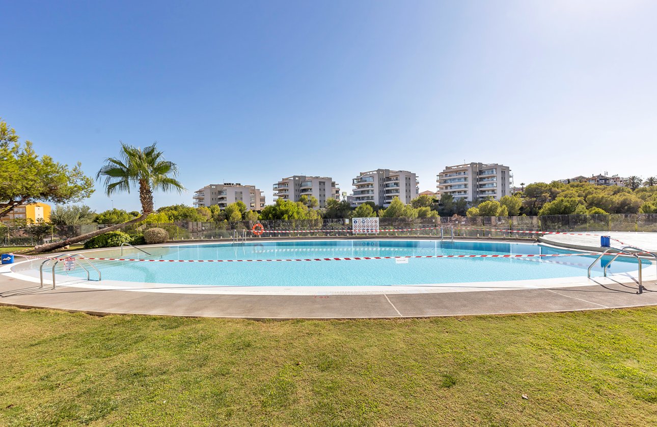 Resale - Apartment / flat - Orihuela Costa - Villamartín