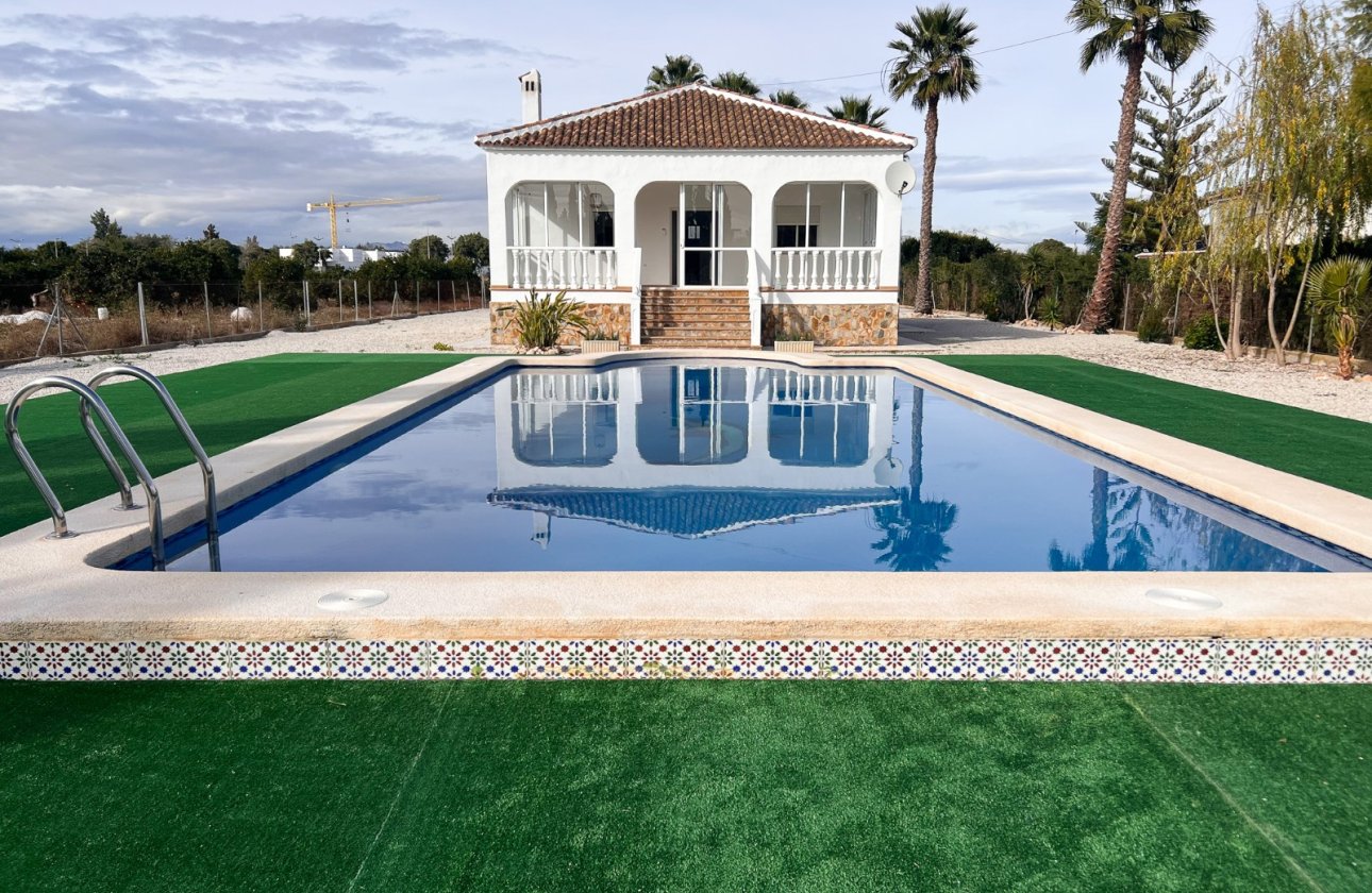 Resale - Villa - Dolores