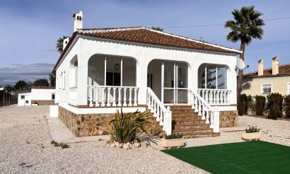 Resale - Villa - Dolores