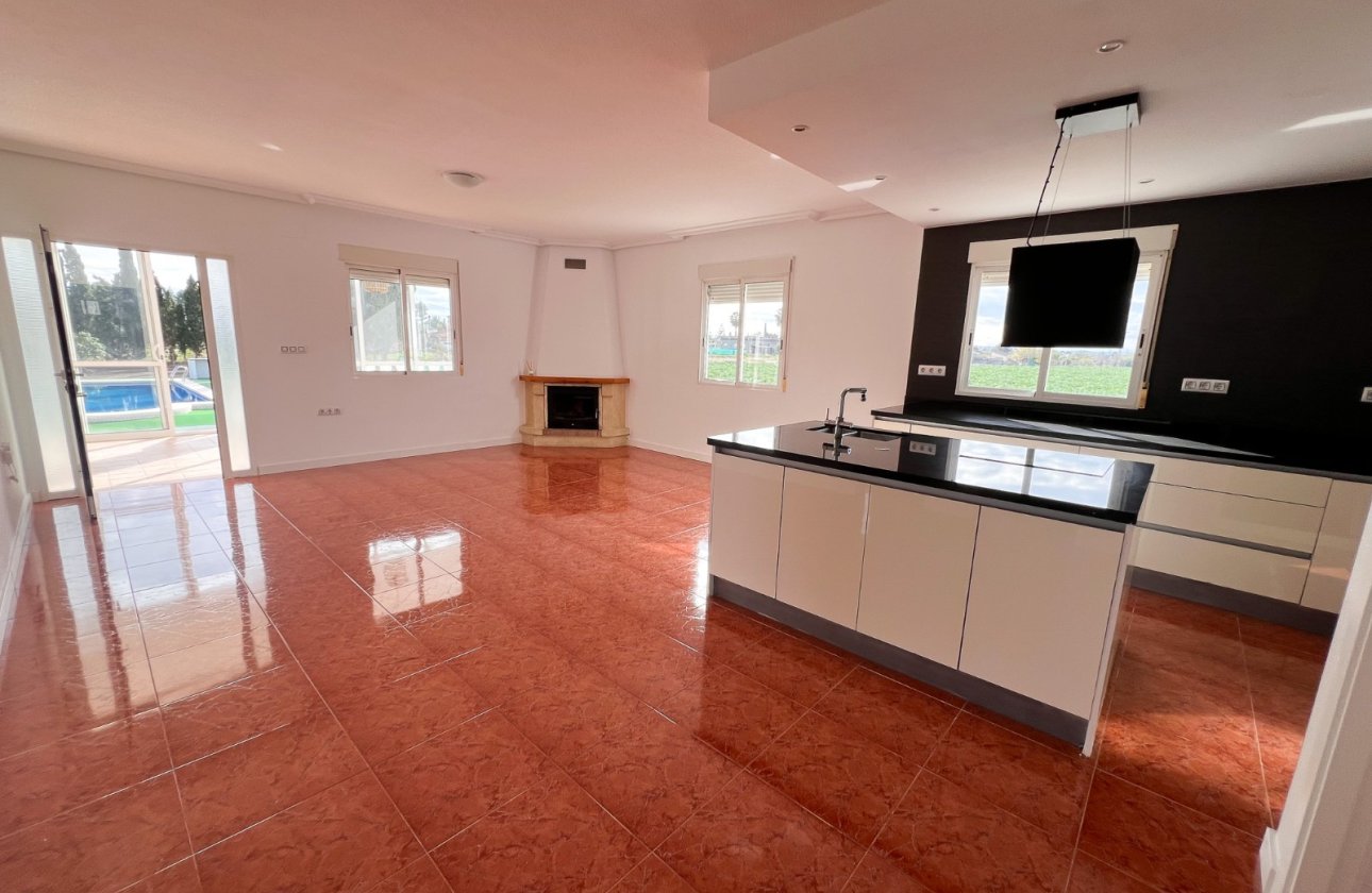 Resale - Villa - Dolores