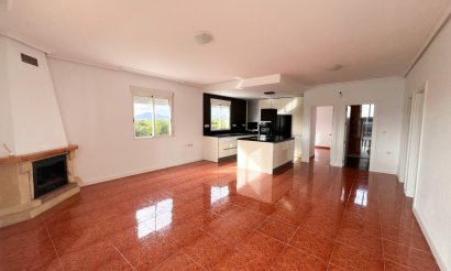 Resale - Villa - Dolores