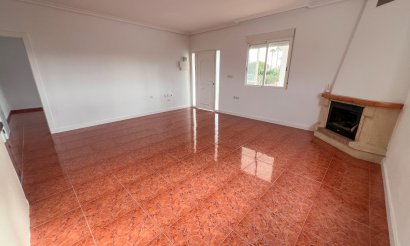 Resale - Villa - Dolores