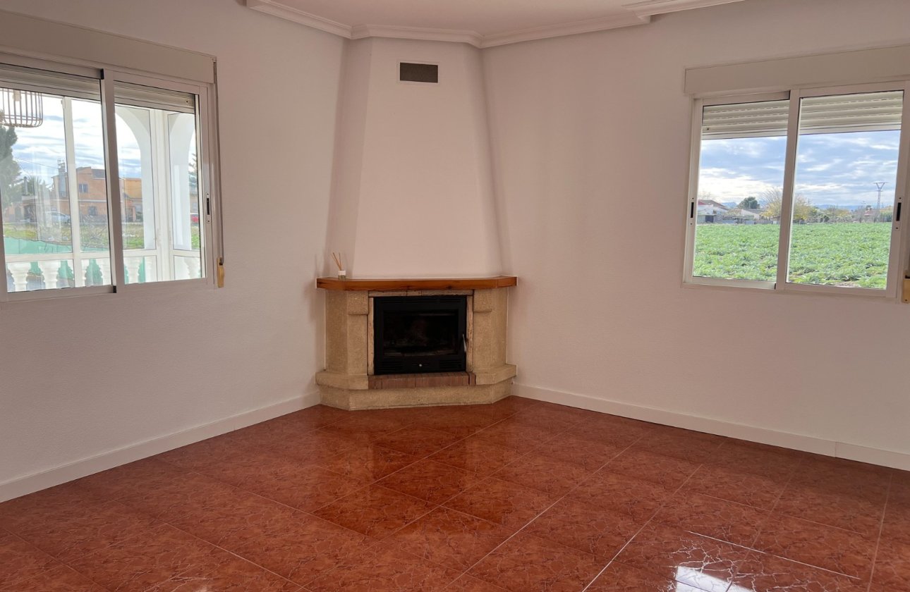 Resale - Villa - Dolores