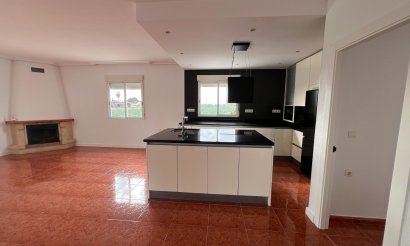 Resale - Villa - Dolores
