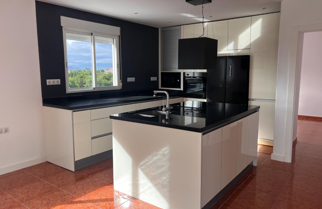 Resale - Villa - Dolores