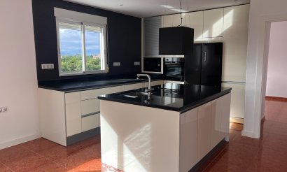 Resale - Villa - Dolores