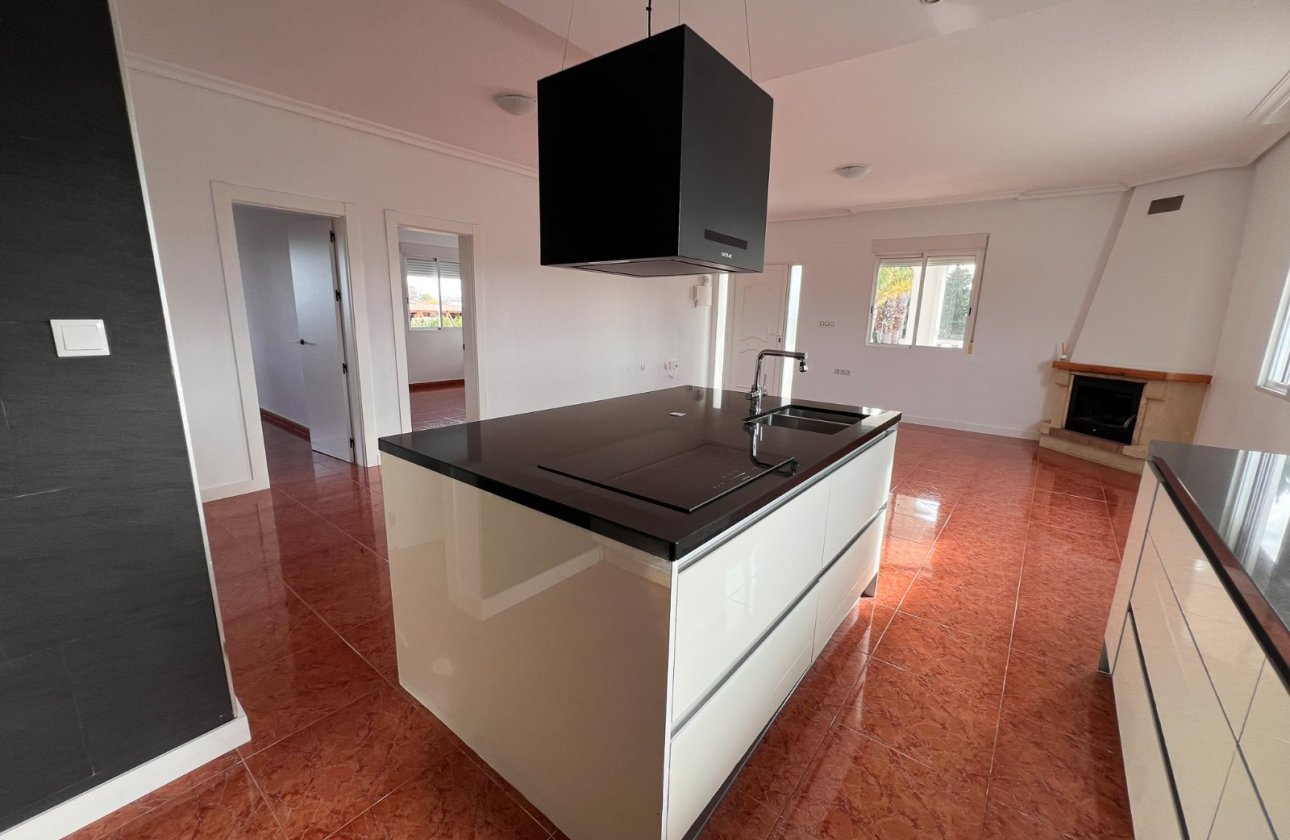 Resale - Villa - Dolores