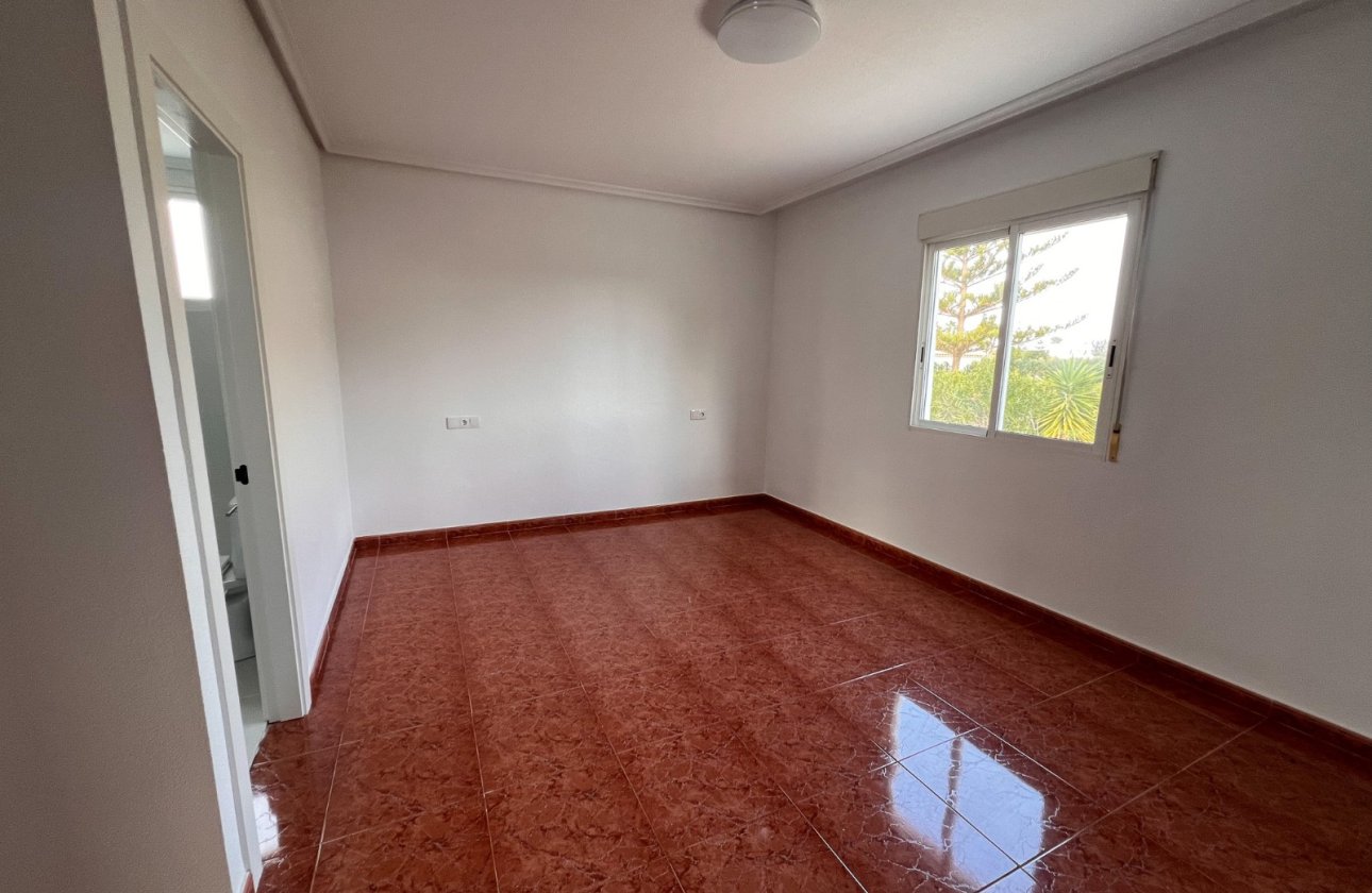 Resale - Villa - Dolores