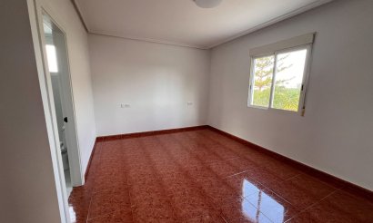 Resale - Villa - Dolores