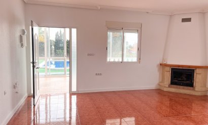 Resale - Villa - Dolores