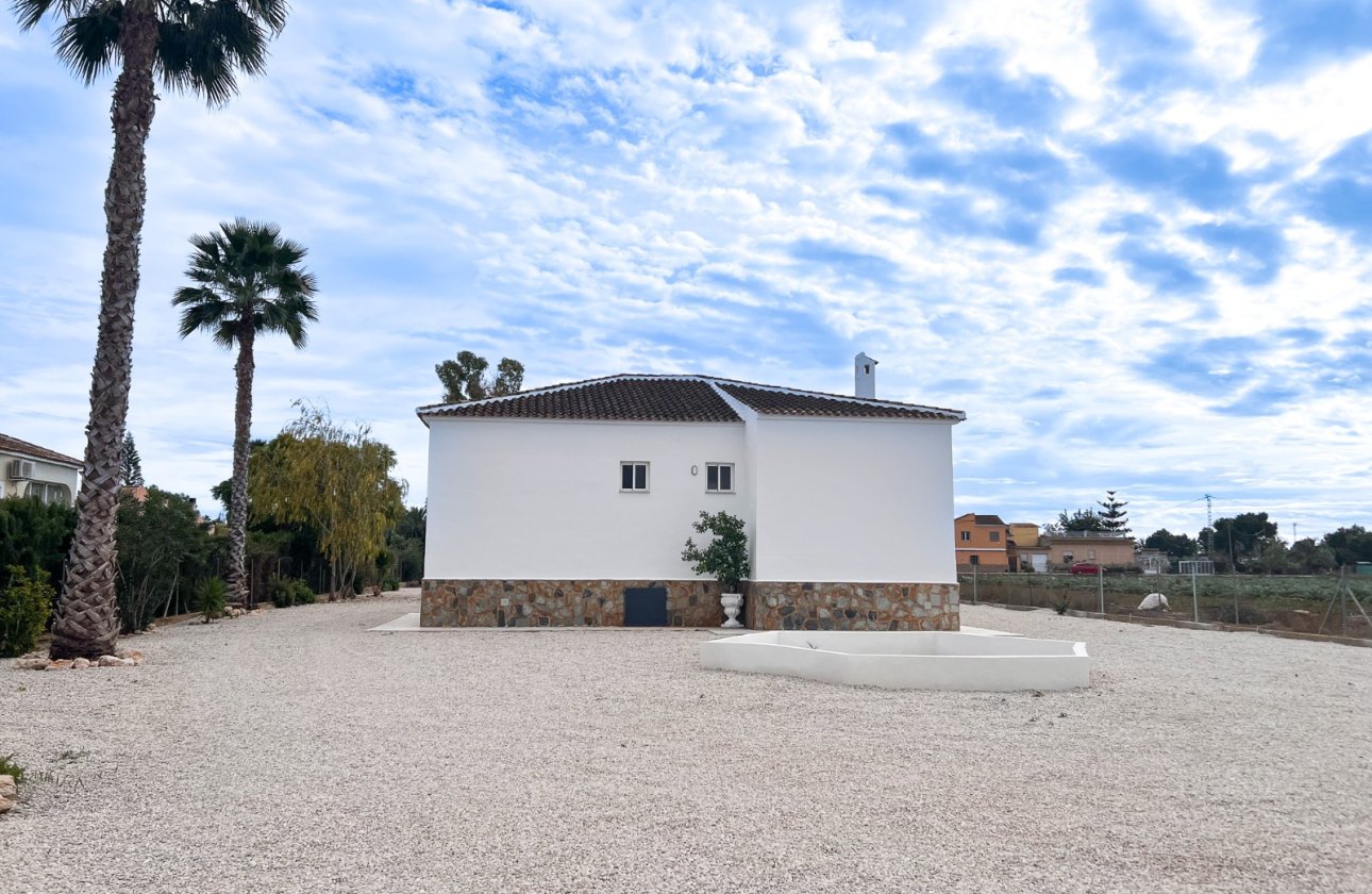 Resale - Villa - Dolores