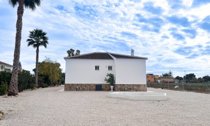 Resale - Villa - Dolores