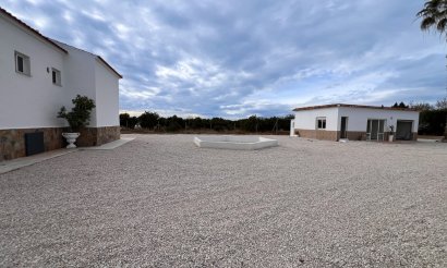 Resale - Villa - Dolores