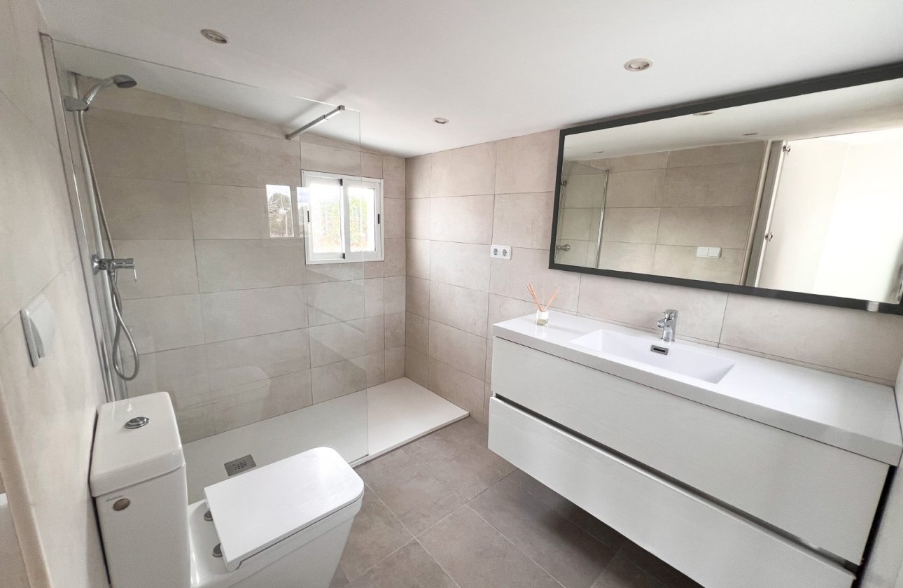 Resale - Villa - Dolores