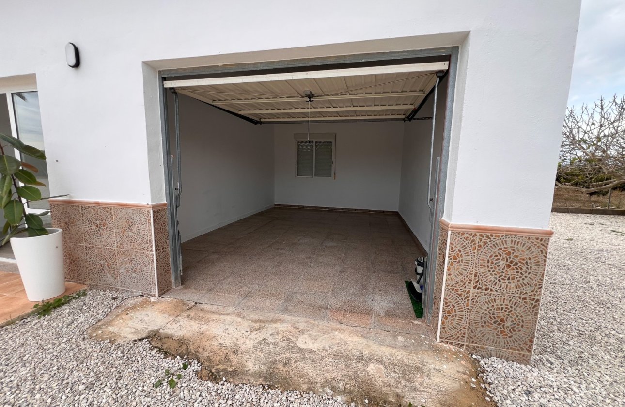 Resale - Villa - Dolores