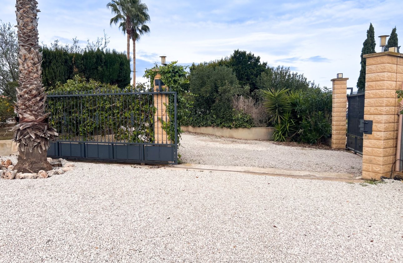 Resale - Villa - Dolores