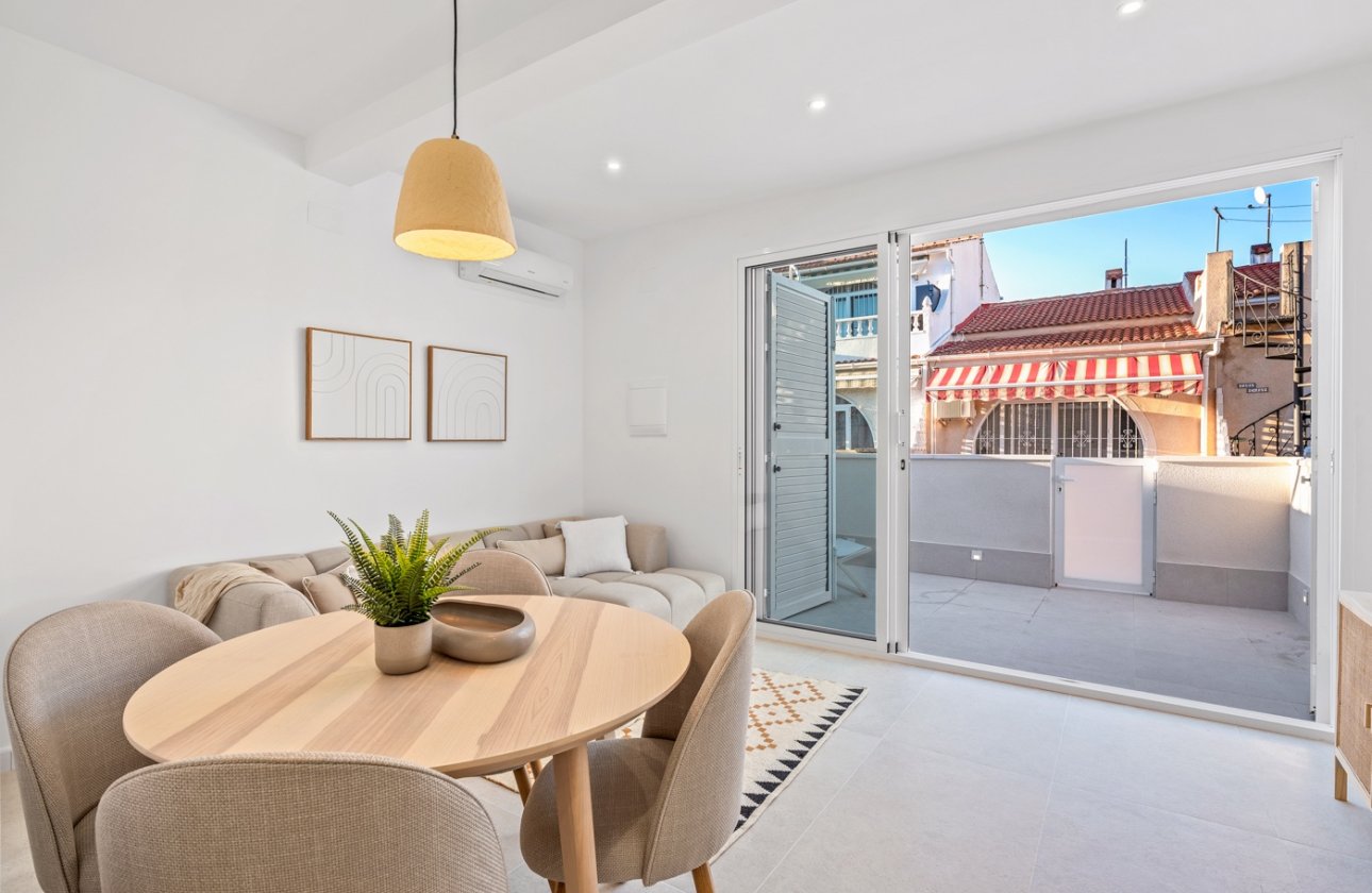 Resale - Villa - Torrevieja - El Chaparral