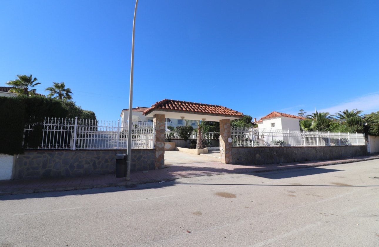 Resale - Villa - Algorfa - Lomas de La Juliana