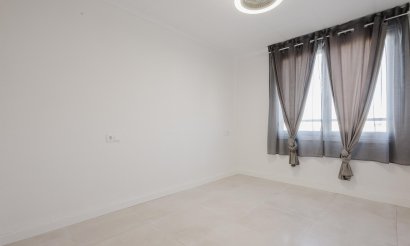 Resale - Apartment / flat - Torrevieja