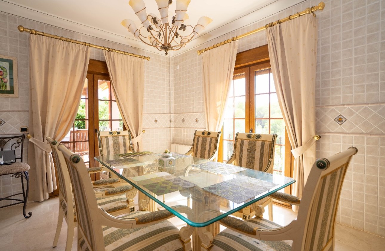 Resale - Villa - Campoamor