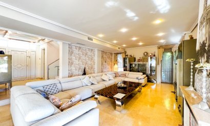 Reventa - Villa - La Mata