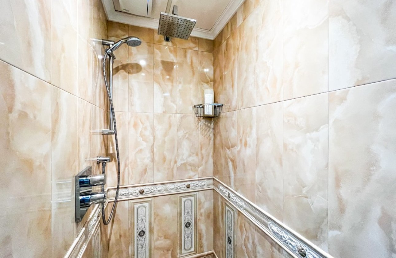 Reventa - Villa - La Mata