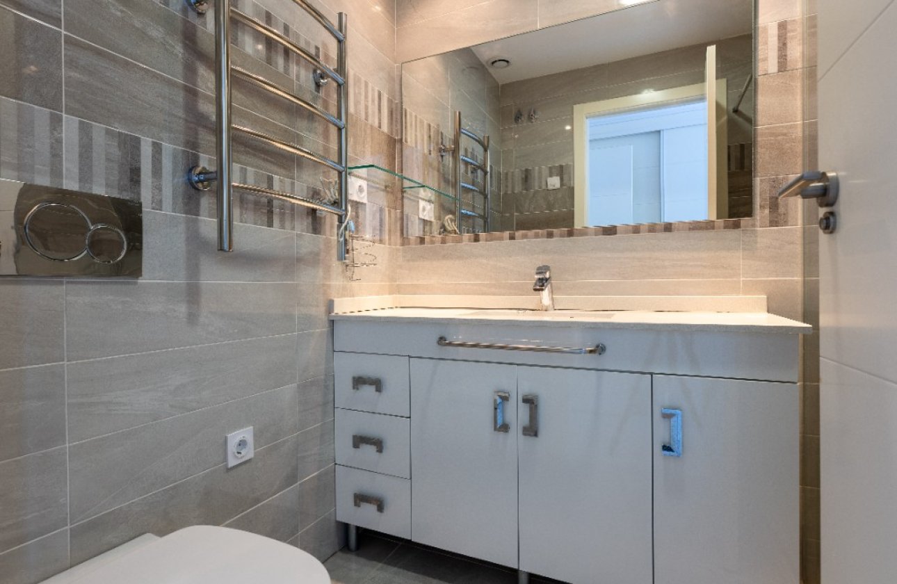 Resale - Apartment / flat - Punta Prima - Sea Senses