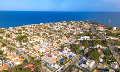 Resale - Villa - Cabo Roig