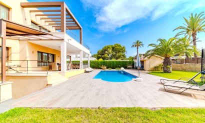 Resale - Villa - Cabo Roig