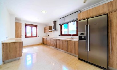 Resale - Villa - Cabo Roig