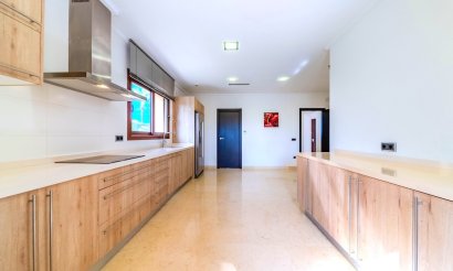 Resale - Villa - Cabo Roig