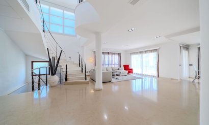Resale - Villa - Cabo Roig