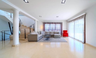 Resale - Villa - Cabo Roig