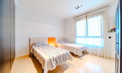 Resale - Villa - Cabo Roig