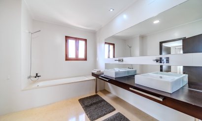 Resale - Villa - Cabo Roig