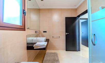 Resale - Villa - Cabo Roig