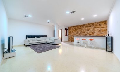 Resale - Villa - Cabo Roig
