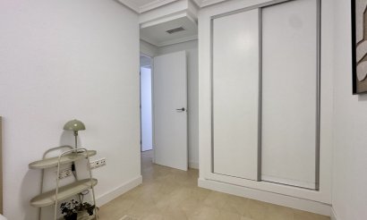 Resale - Apartment / flat - Torrevieja