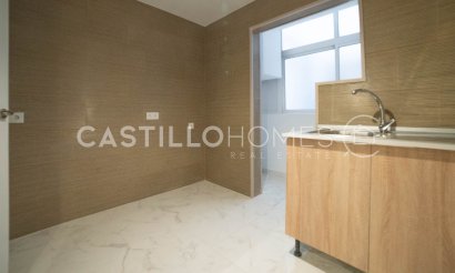 Resale - Apartment / flat - Torrevieja - Centro