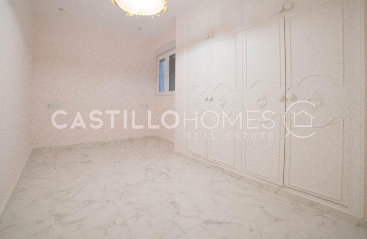 Resale - Apartment / flat - Torrevieja - Centro
