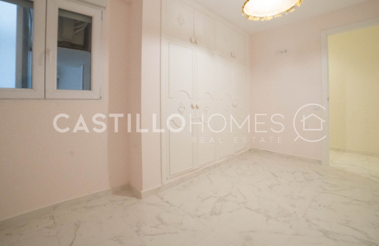 Resale - Apartment / flat - Torrevieja - Centro