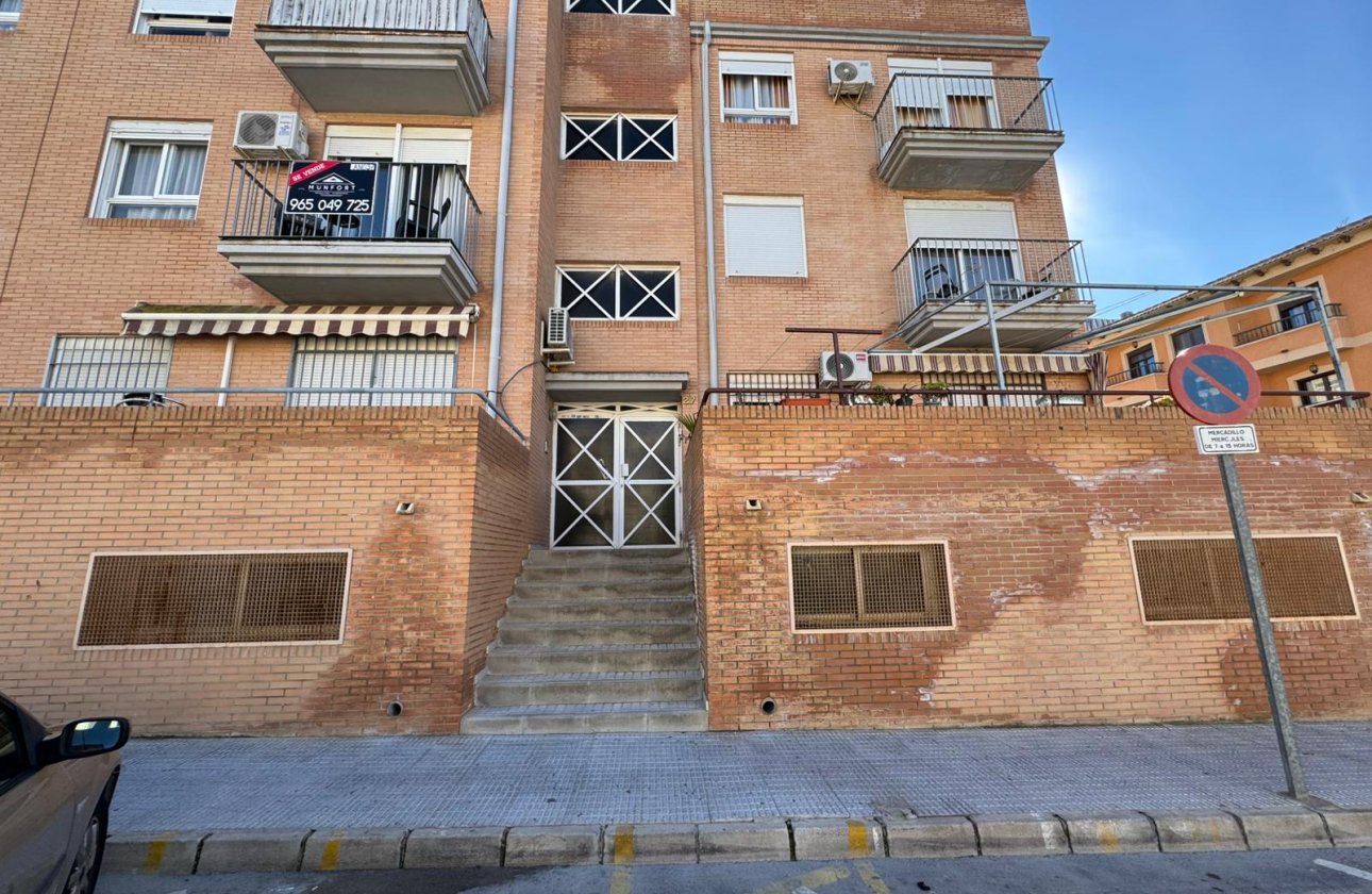 Resale - Apartment / flat - San Miguel de Salinas