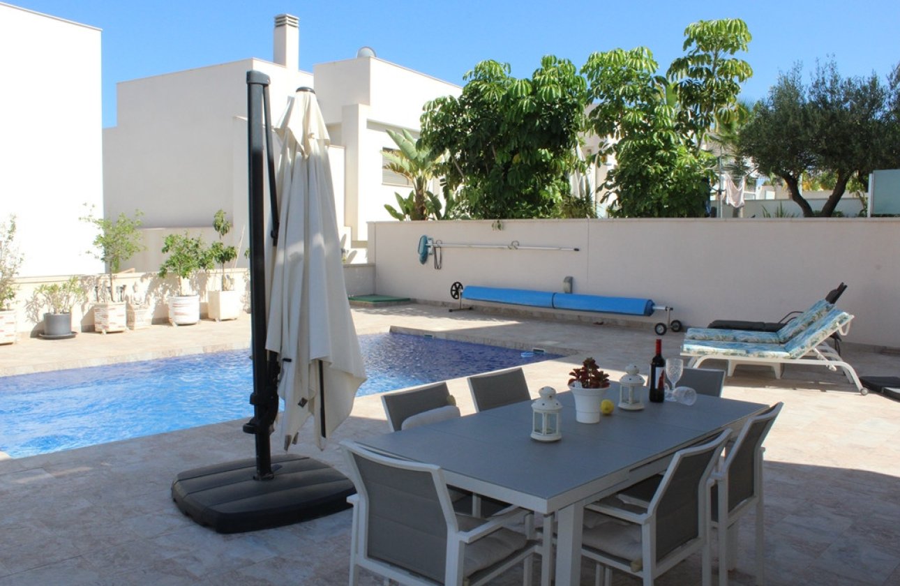 Resale - Villa - San Miguel de Salinas