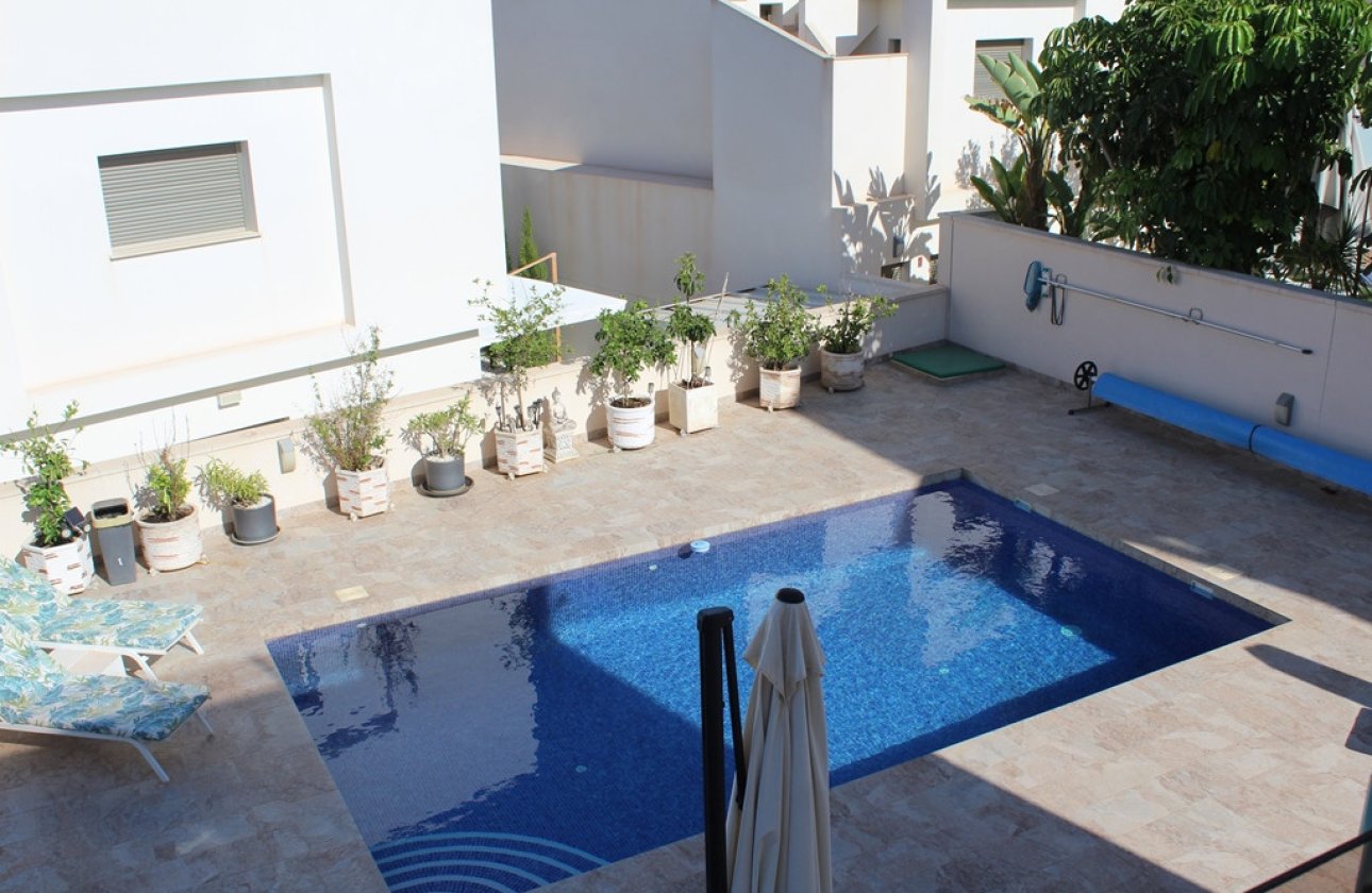 Resale - Villa - San Miguel de Salinas