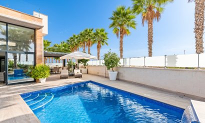 Resale - Villa - Cabo Roig