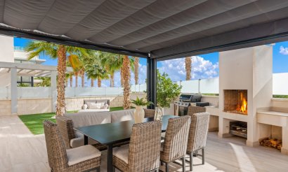 Resale - Villa - Cabo Roig