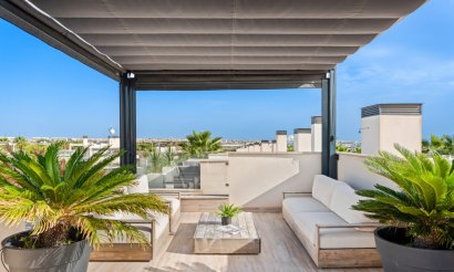 Resale - Villa - Cabo Roig
