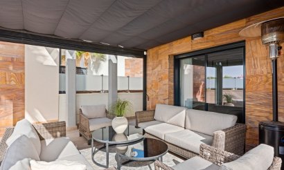 Resale - Villa - Cabo Roig