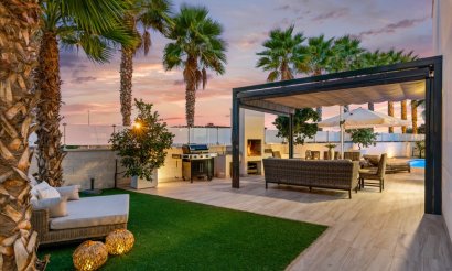 Resale - Villa - Cabo Roig
